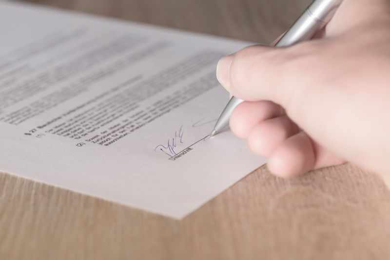 File:Contract-1464917 1920.jpg